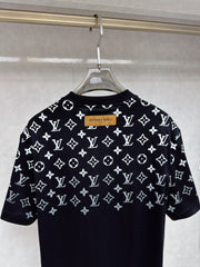 Short-sleeved crew neck T-shirt