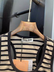 Short knitted vest