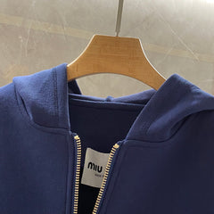 Hooded zip-up sweatshirt