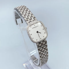 Quartz movement ladies watch