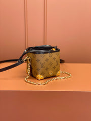 Noé Purse LV Charms Monogram Reverse